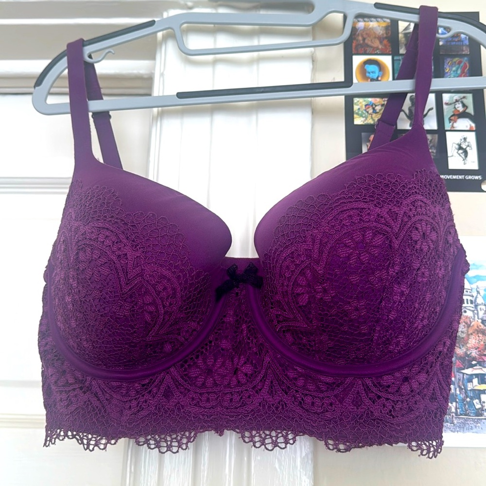 Vintage Victoria’s Secret purple detailed bralette.